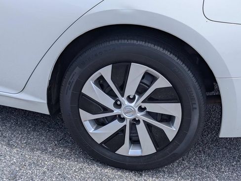 Used 2020 Nissan Altima 2.5 S FWD image 11