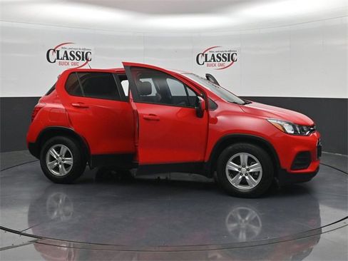 Used 2020 Chevrolet Trax LS image 30