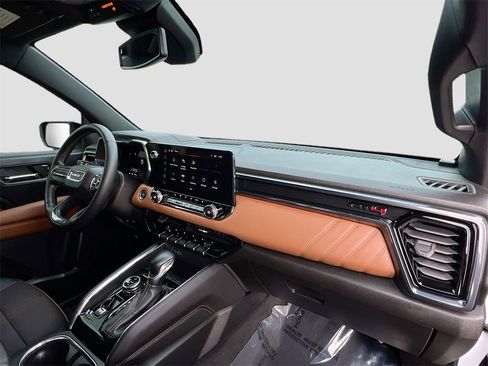 Used 2023 GMC Canyon AT4 image 29