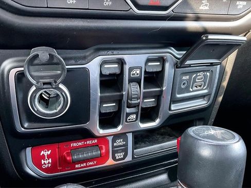 Used 2022 Jeep Gladiator Rubicon w/ LED Lighting Group image 24