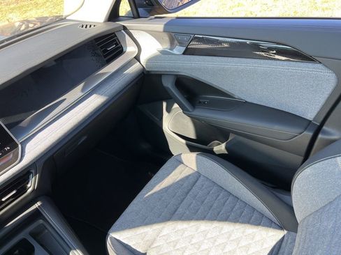 Used 2025 Volkswagen Tiguan S w/ 18" Wheel Package image 26