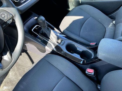 Used 2022 Toyota Corolla LE image 13