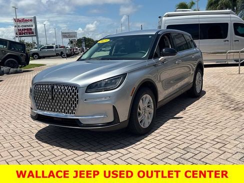 Used 2023 Lincoln Corsair FWD image 2