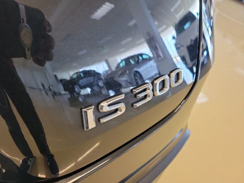 Used 2023 Lexus IS 300 w/ Comfort Package RWD image 10