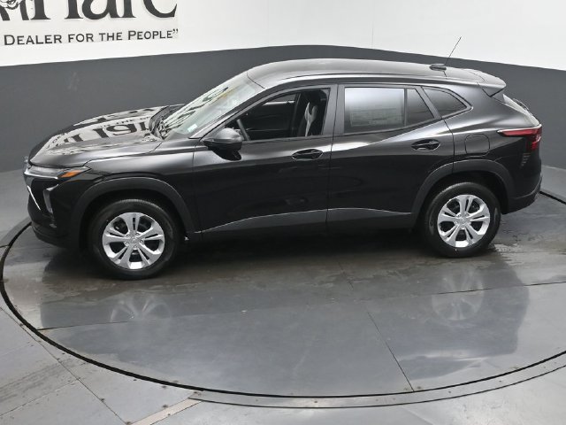 New 2026 Chevrolet Trax LS FWD image 36