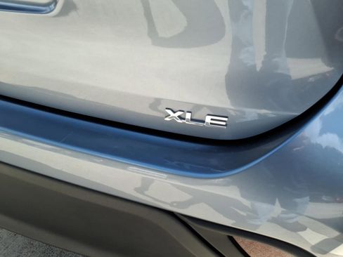 Used 2022 Toyota Highlander XLE FWD image 7