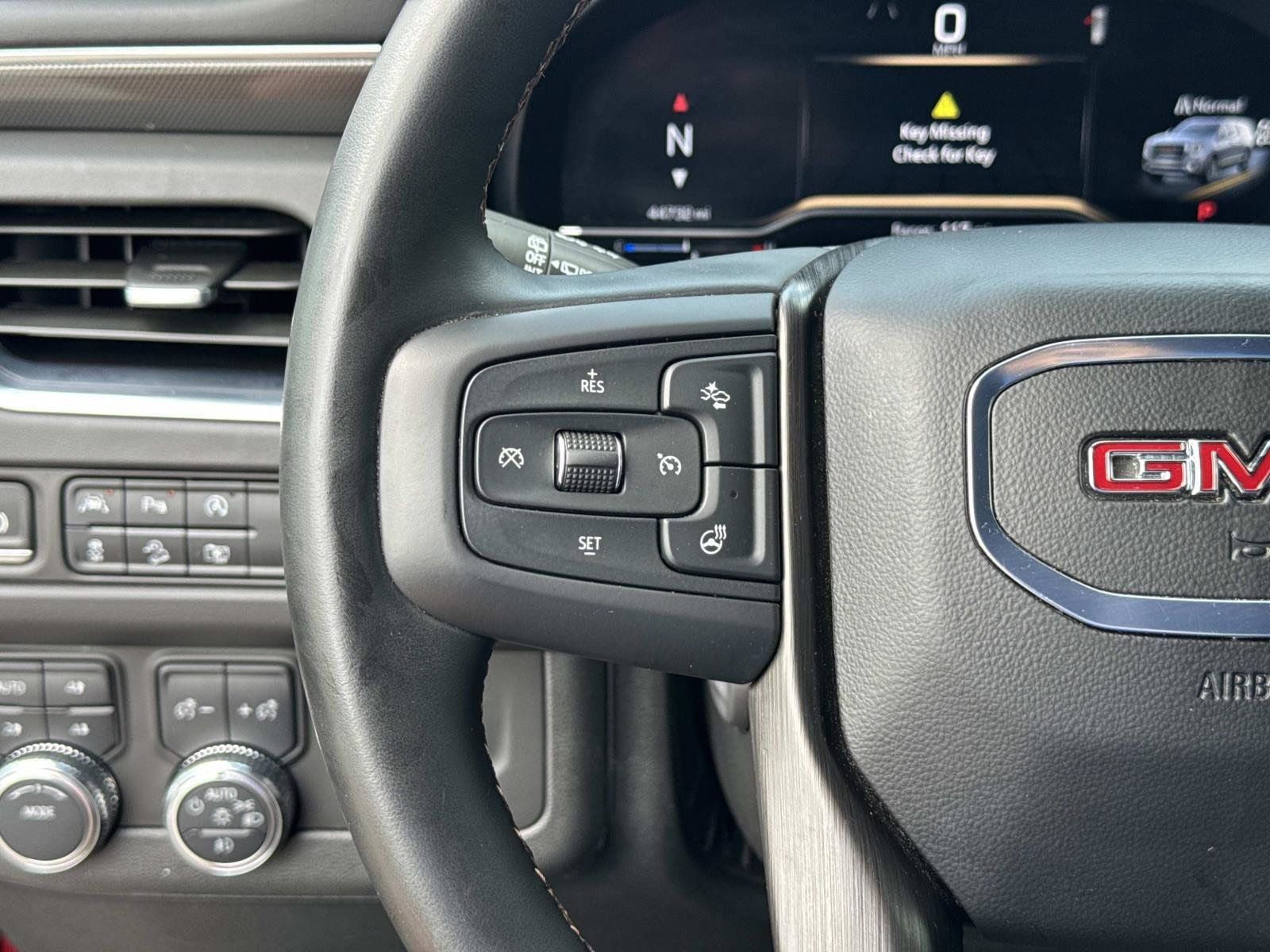 Used 2024 GMC Yukon AT4 w/ Technology Package AWD/4WD image 17