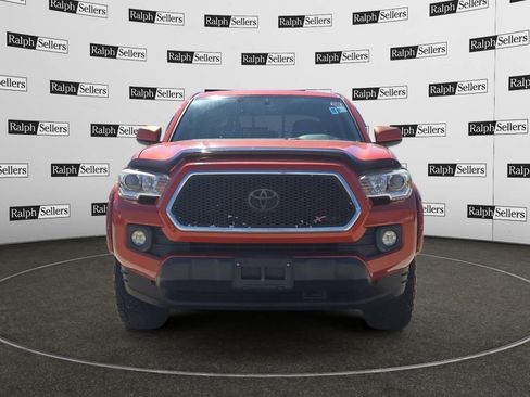 Used 2017 Toyota Tacoma SR5 w/ Tow Package image 8