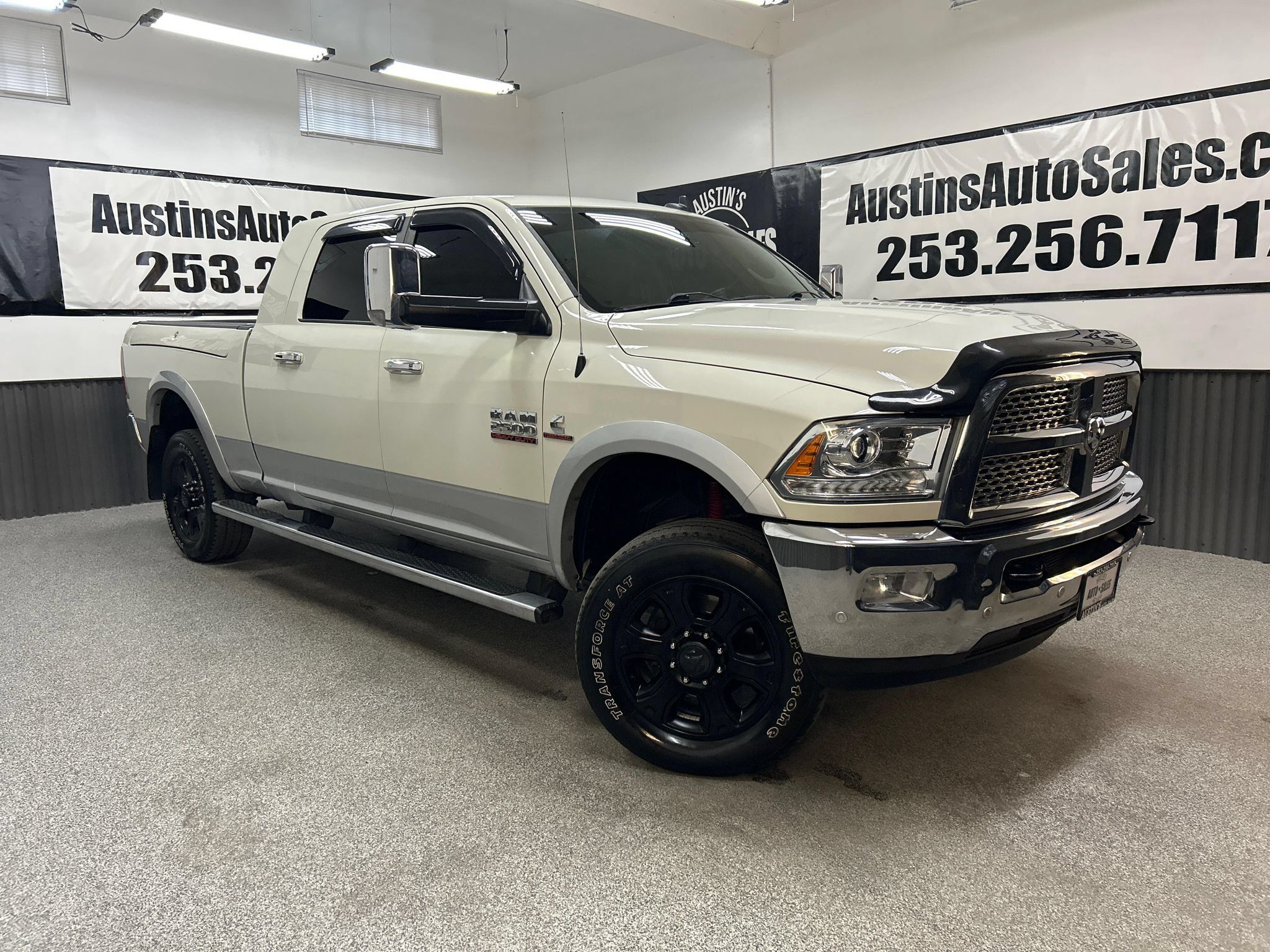 Used 2016 RAM 2500 Laramie w/ Convenience Group AWD/4WD image 1