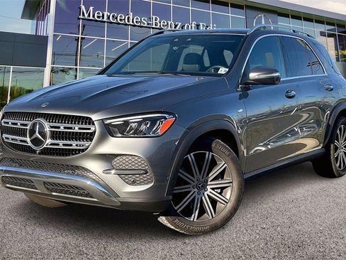 Certified 2025 Mercedes-Benz GLE 450e 4MATIC image 3
