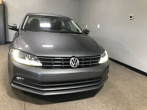 Used 2018 Volkswagen Jetta SEL FWD image 8