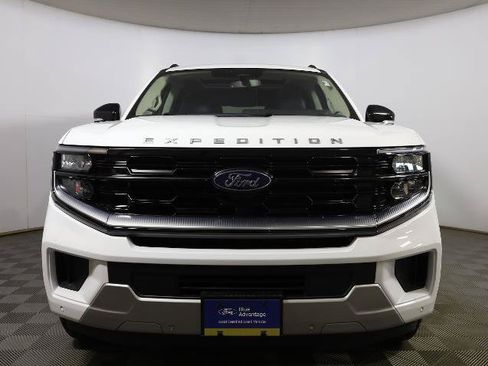 Certified 2025 Ford Expedition Platinum AWD/4WD image 3