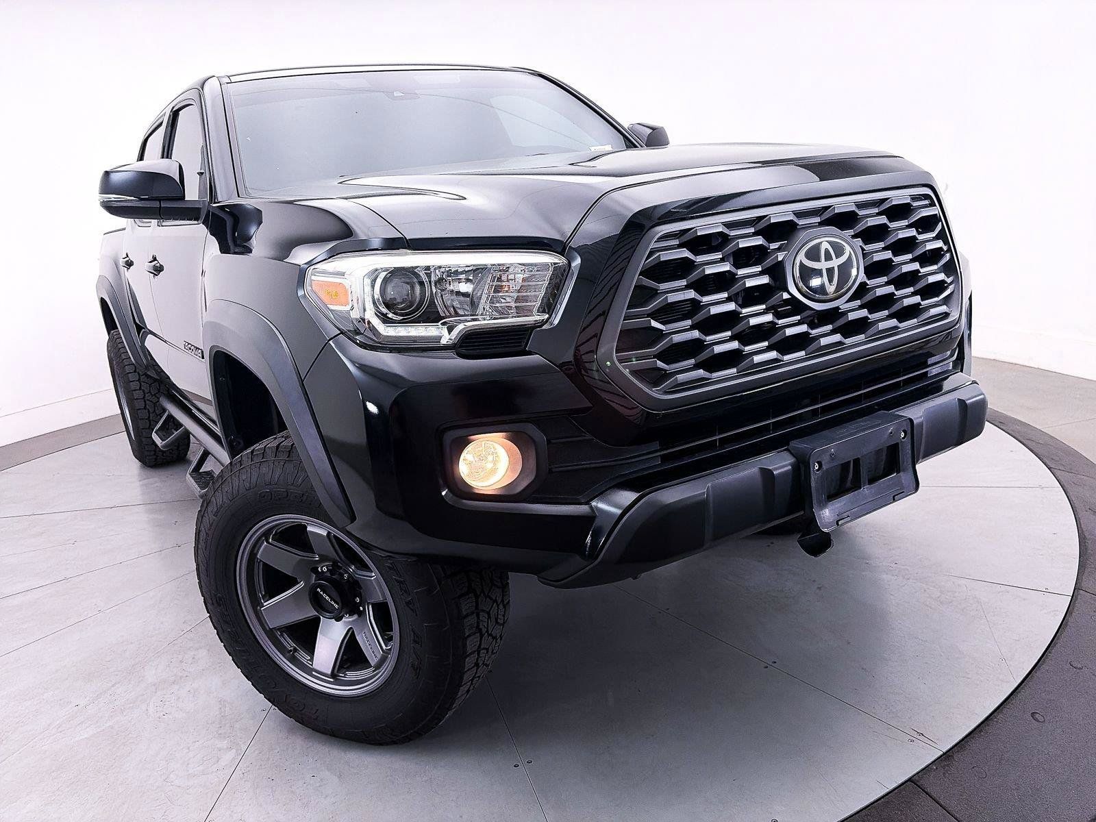 Used 2020 Toyota Tacoma TRD Off-Road w/ Technology Package AWD/4WD image 9