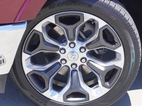 Used 2019 RAM 1500 Limited RWD image 15