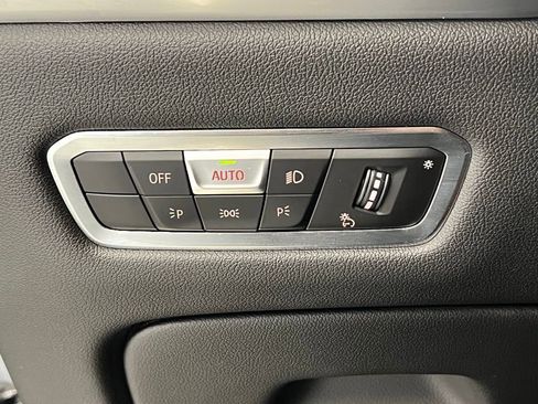 Used 2023 BMW X7 M60i image 21