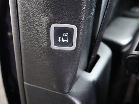 Used 2020 Chrysler Pacifica Limited image 25