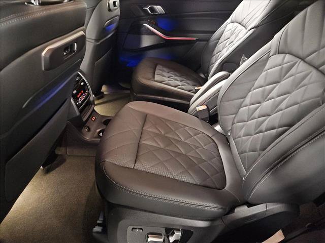 Used 2027 BMW X7 xDrive40i w/ M Sport Package AWD/4WD image 16