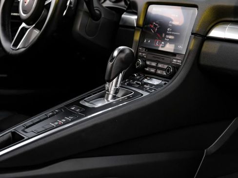 Used 2021 Porsche 718 Cayman w/ Premium Package image 21