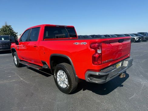Used 2020 Chevrolet Silverado 2500 LT w/ Convenience Package image 3