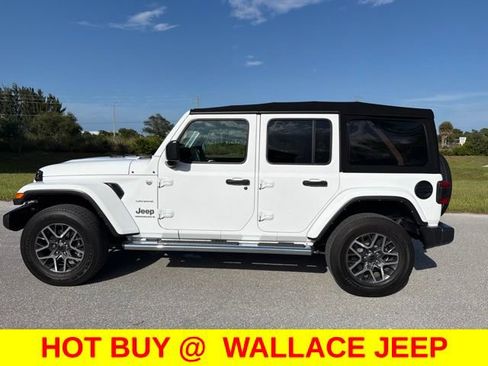 Used 2024 Jeep Wrangler Unlimited Sahara w/ Safety Group AWD/4WD image 3