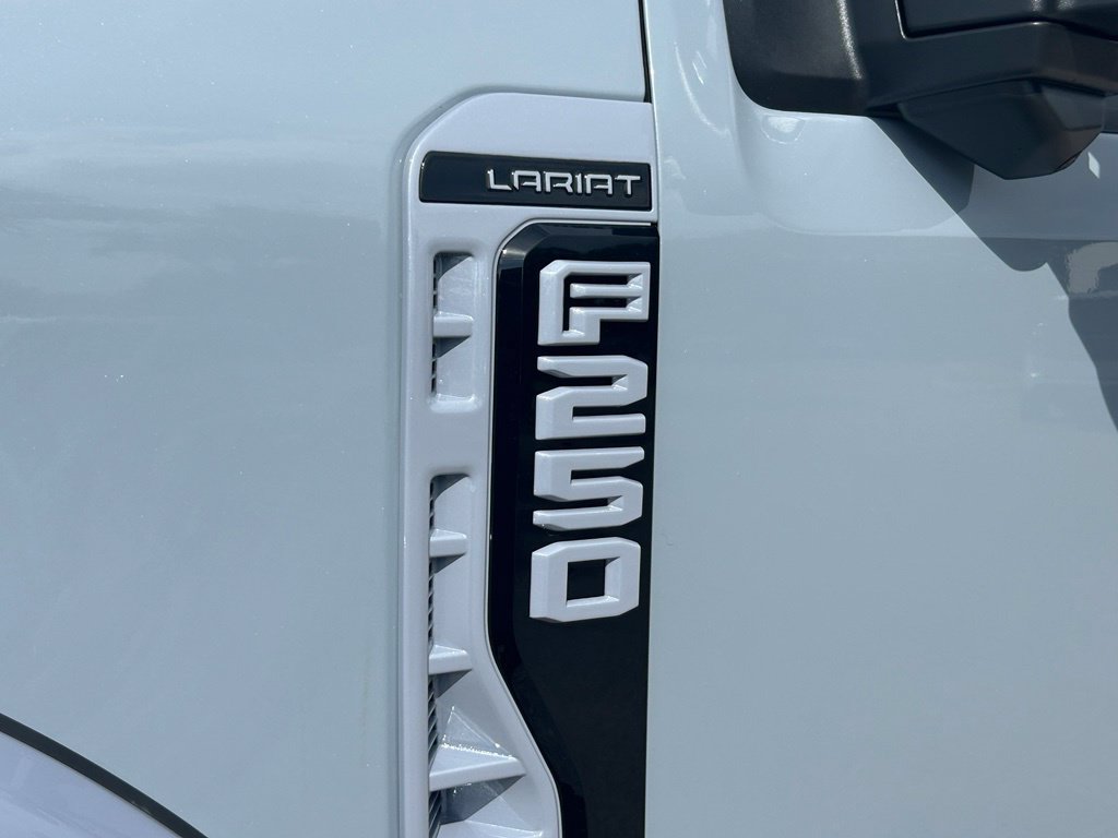New 2026 Ford F250 Lariat w/ Black Appearance Package AWD/4WD image 19
