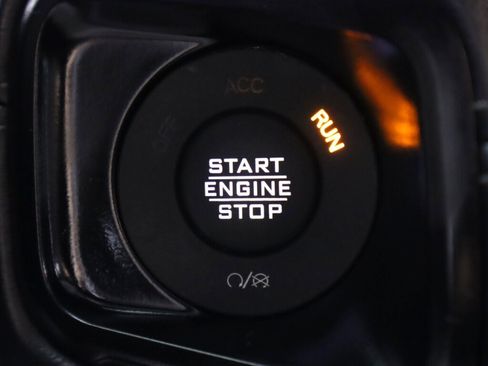 Used 2024 Jeep Wrangler Unlimited Sahara w/ Safety Group AWD/4WD image 24