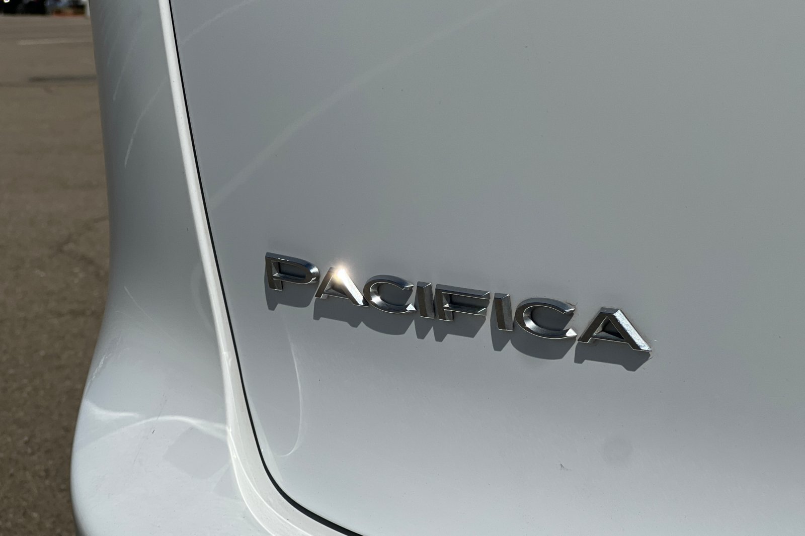 Used 2024 Chrysler Pacifica Touring-L FWD image 47