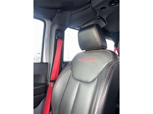 Used 2018 Jeep Wrangler Unlimited Rubicon w/ Dual Top Group image 17