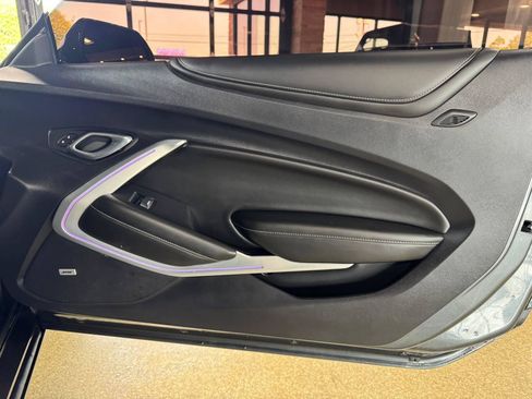 Used 2016 Chevrolet Camaro SS RWD image 10