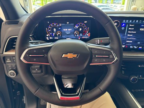 Used 2025 Chevrolet Tahoe High Country AWD/4WD image 13