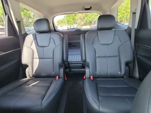 Used 2021 Kia Telluride EX w/ EX Premium Package image 5