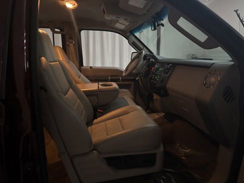 Used 2010 Ford F350 Lariat image 38