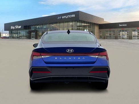 New 2026 Hyundai Elantra SE image 6