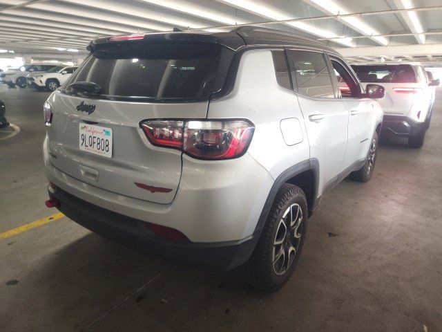 Used 2024 Jeep Compass Trailhawk AWD/4WD image 2