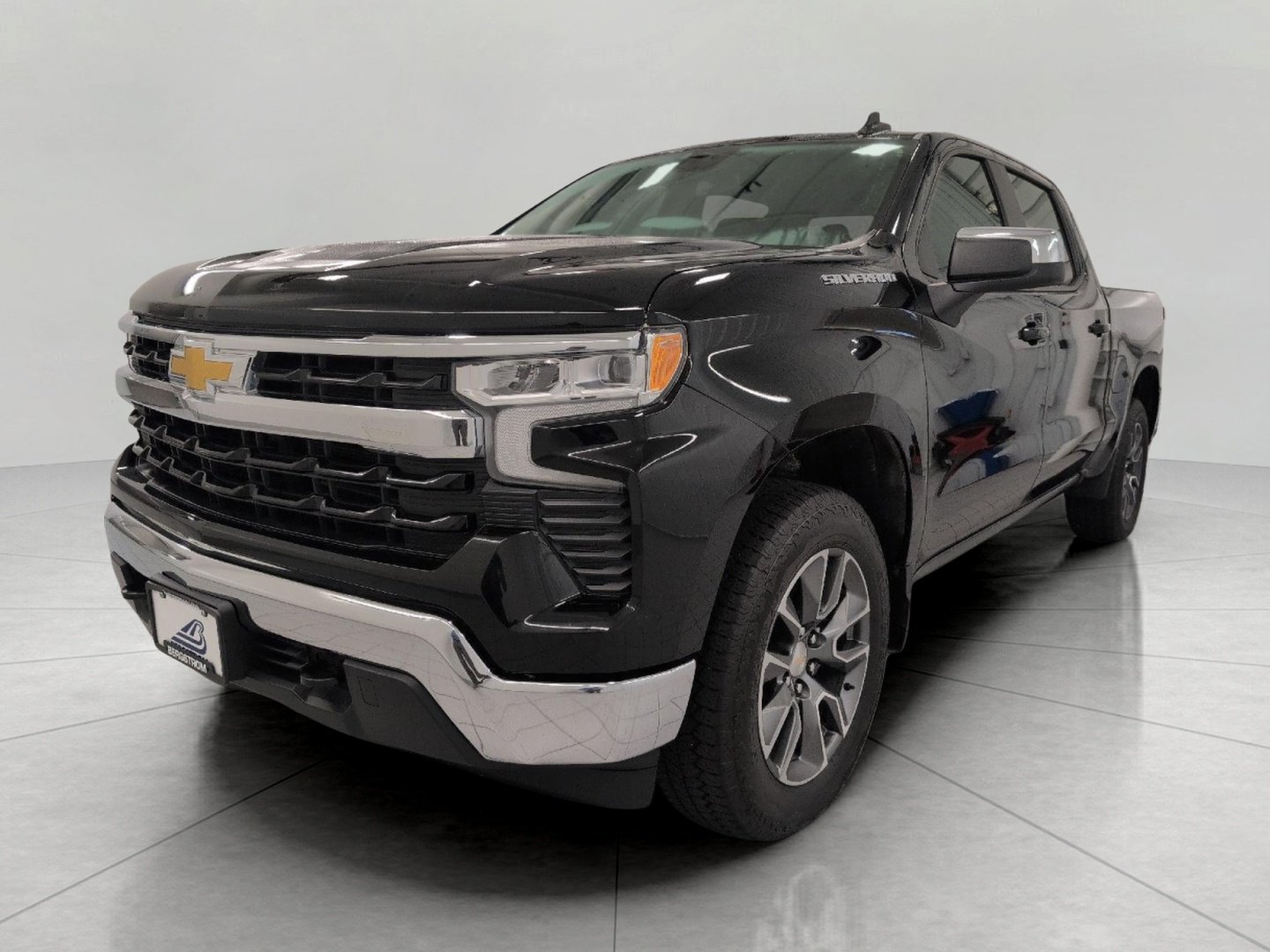 Used 2024 Chevrolet Silverado 1500 LT AWD/4WD image 12