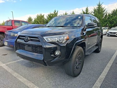 Used 2024 Toyota 4Runner SR5 Premium w/ Moonroof Package image 3