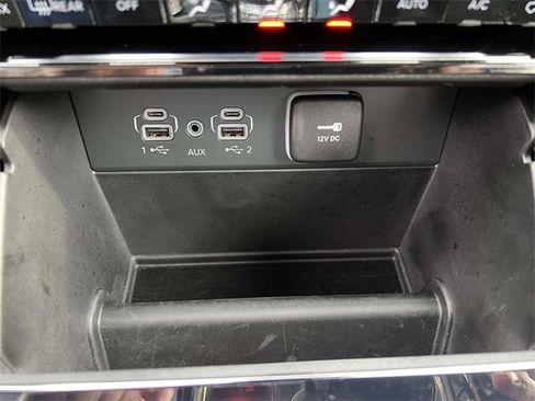 Used 2024 Jeep Grand Cherokee L Laredo image 22