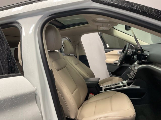 Used 2024 Ford Explorer XLT w/ Equipment Group 202A AWD/4WD image 24