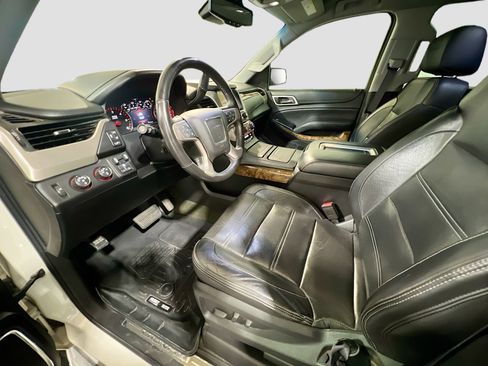 Used 2015 GMC Yukon XL Denali image 16