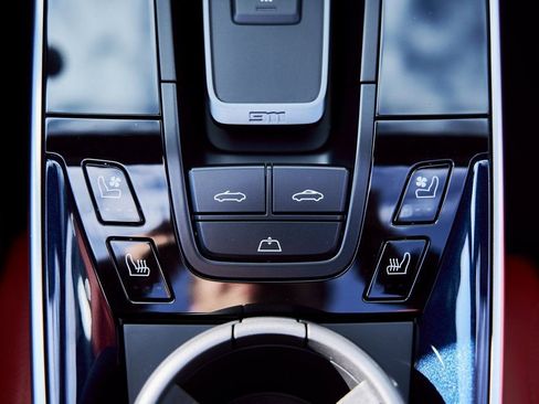 Used 2021 Porsche 911 Turbo S image 61