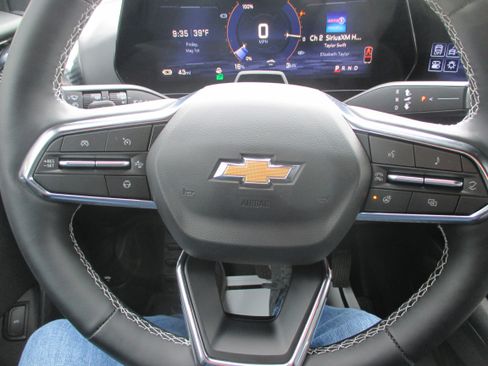 Used 2025 Chevrolet Blazer EV LT w/ Super Cruise Package AWD/4WD image 19