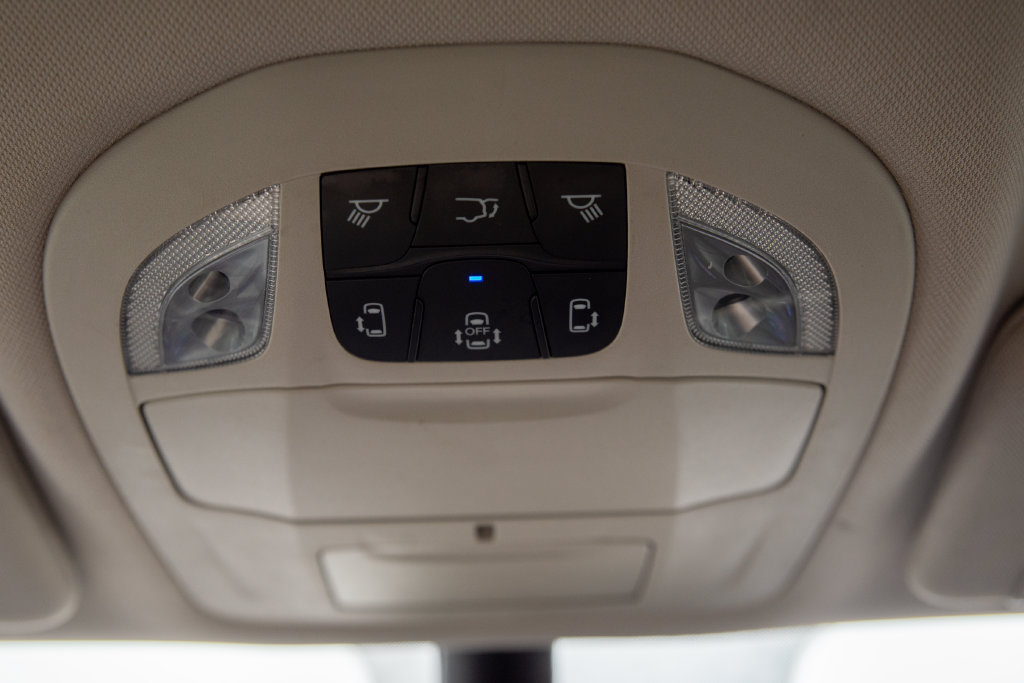 Used 2024 Chrysler Pacifica Touring-L FWD image 25
