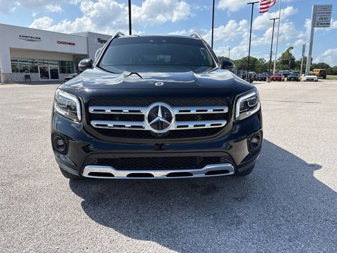 Used 2023 Mercedes-Benz GLB 250 4MATIC image 9