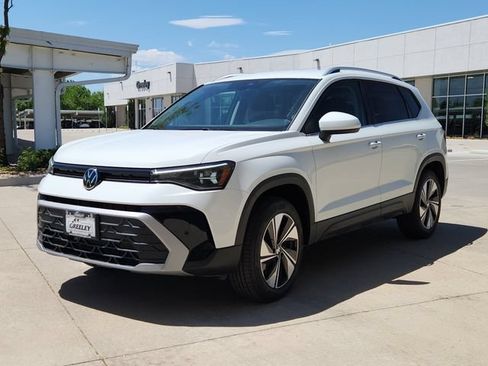 New 2026 Volkswagen Taos SE AWD/4WD image 4
