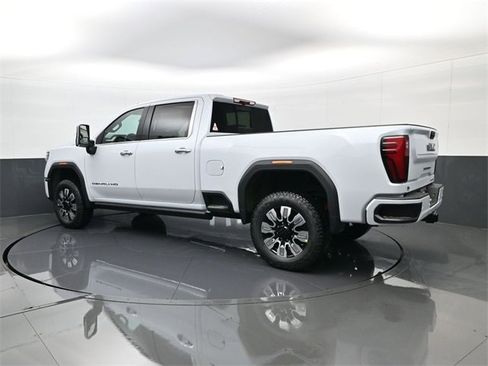 New 2026 GMC Sierra 3500 Denali w/ Denali Reserve Package image 7
