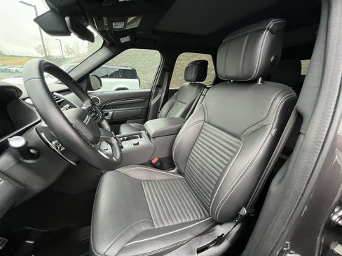 Certified 2024 Land Rover Discovery Metropolitan Edition image 17