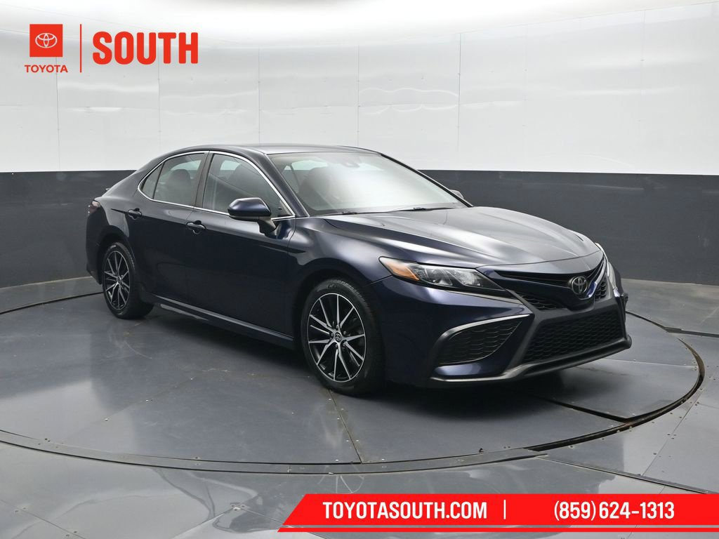 Used 2021 Toyota Camry SE FWD image 4