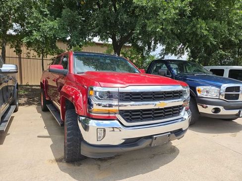 Used 2018 Chevrolet Silverado 1500 LT w/ Texas Edition RWD image 3