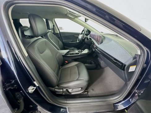 Used 2023 Kia EV6 Light image 30