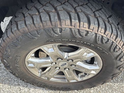 Used 2022 Ford F150 Lariat image 13